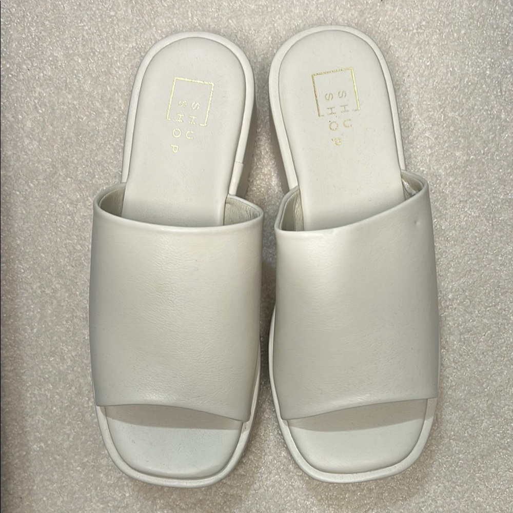 Womens platform Sandals ivory/white from vici new never worn